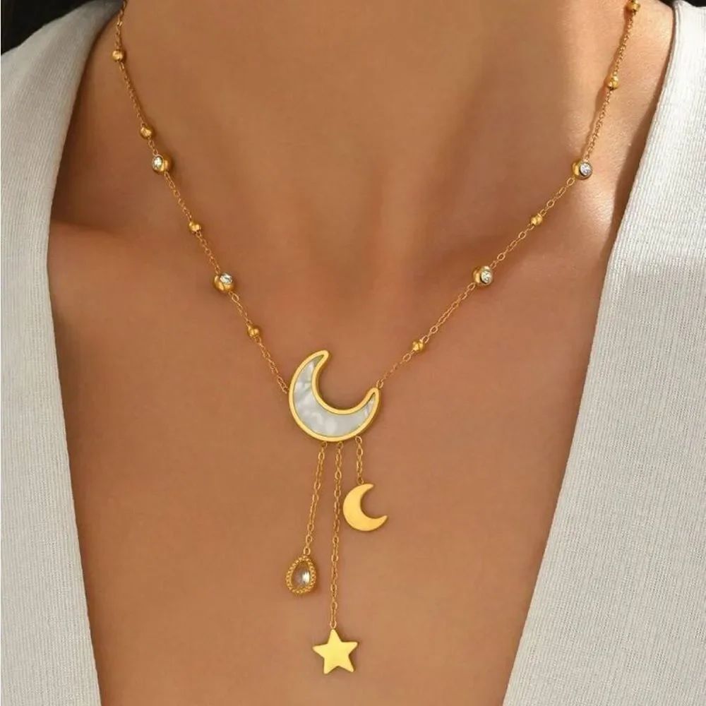 Gold Moon and Star Necklace Q415